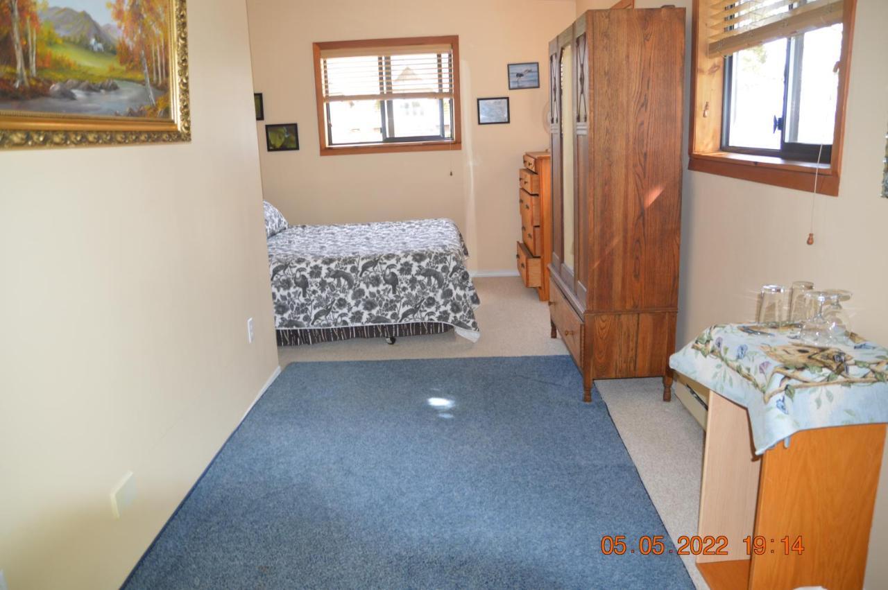 Estuary House Reflexology B&B Courtenay Exteriör bild